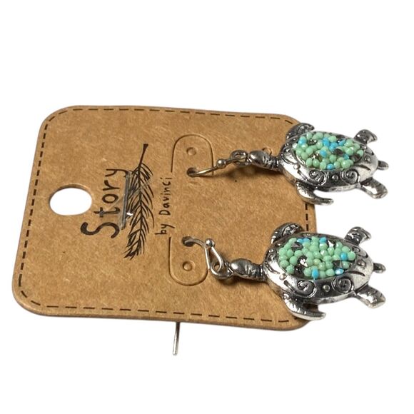 Story by Davinci Pierced Earrings Turtle Silver Tone Green Dangle Jewelry New - Picture 7 of 8